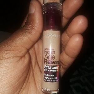 Maybelline instant age rewind treatment concealer